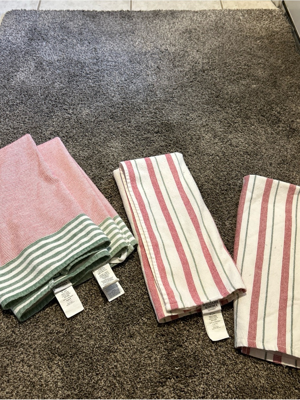 Williams Sonoma Holiday Edition Kitchen towels Super Absorbent Set Of 4